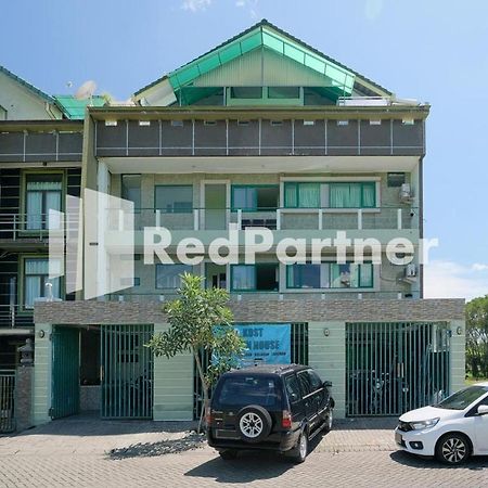 Pondok Hijau Syariah Mitra Reddoorz At Citraland สุราบายา ภายนอก รูปภาพ