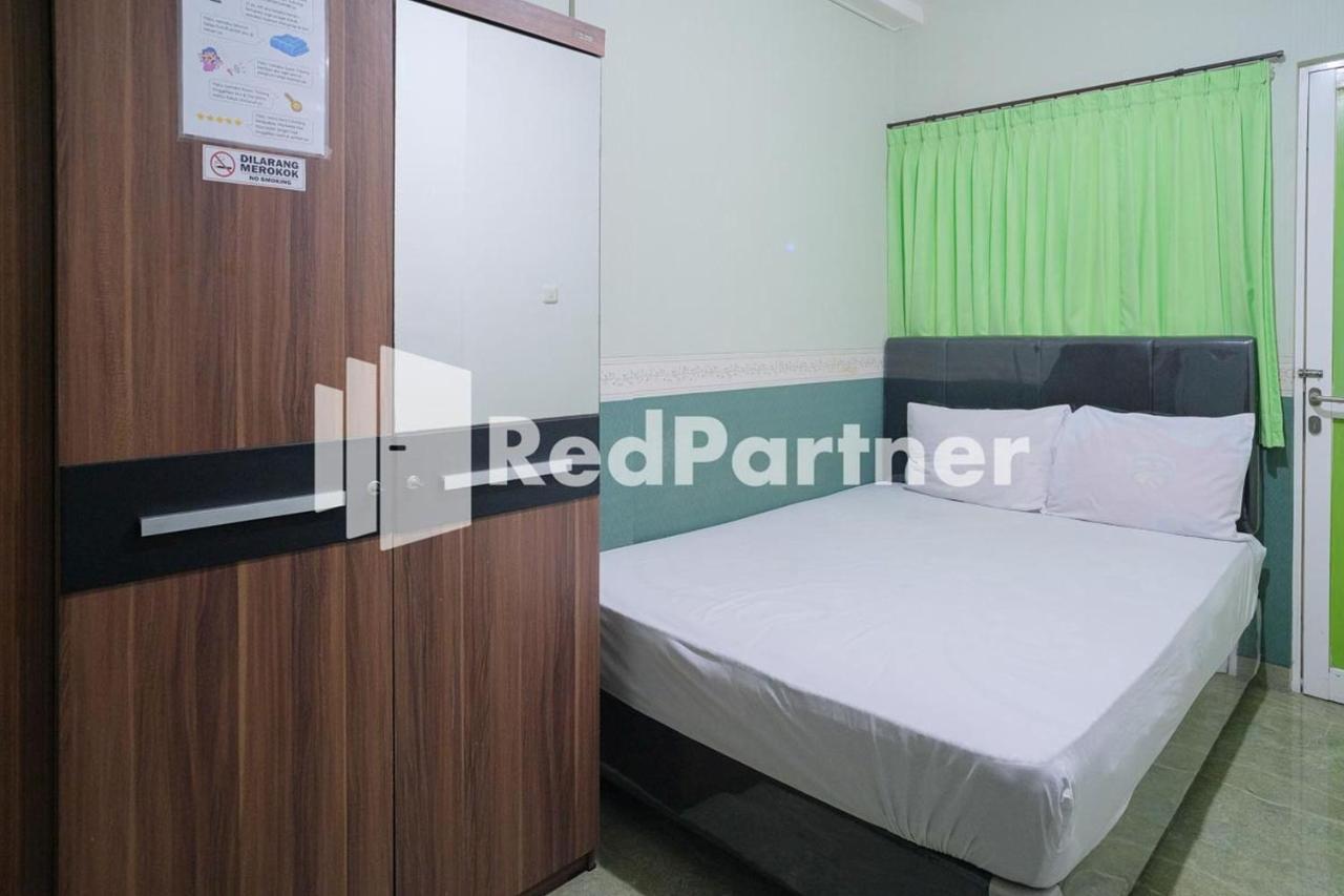 Pondok Hijau Syariah Mitra Reddoorz At Citraland สุราบายา ภายนอก รูปภาพ