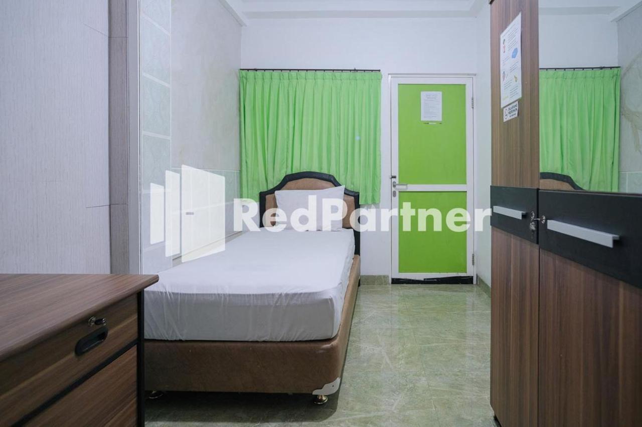 Pondok Hijau Syariah Mitra Reddoorz At Citraland สุราบายา ภายนอก รูปภาพ